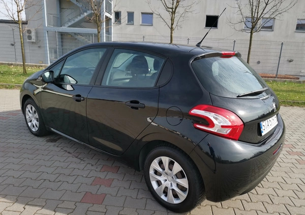 Peugeot 208 cena 20900 przebieg: 134000, rok produkcji 2013 z Radzionków małe 154